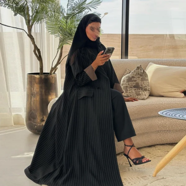 عباية كلاسيك لاين